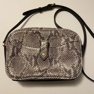 G.I.L.I. Snakeskin Print Genuine Leather Crossbody Bag